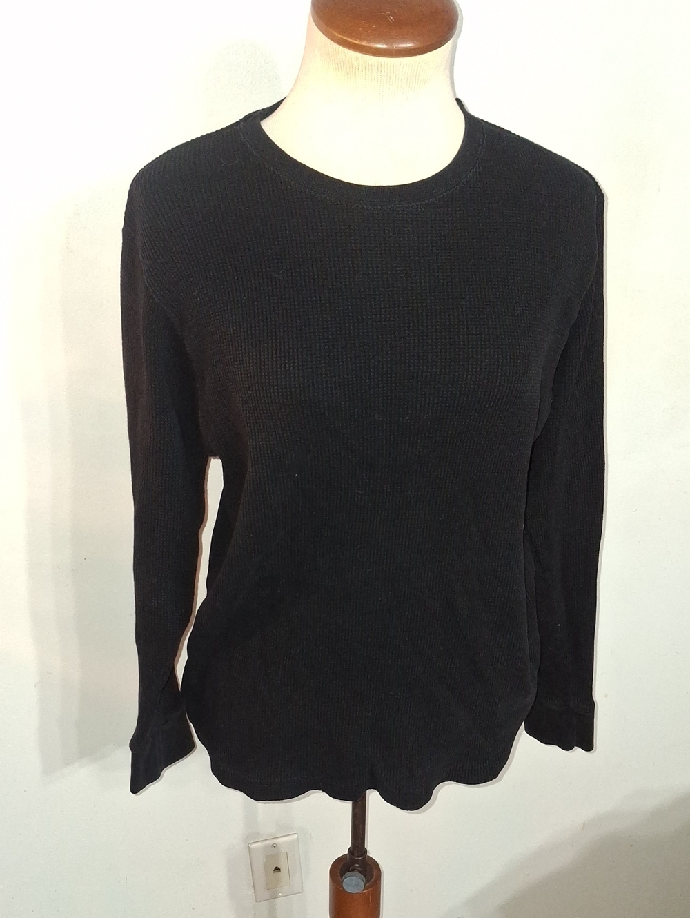Black Long-Sleeve Crewneck Thermal Top- W Sz Medium